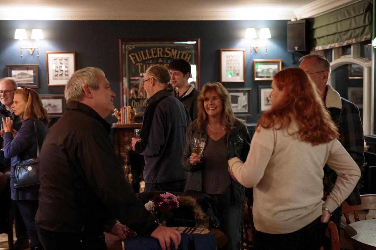 The Three Horseshoes East Worldham Alton  Bagian luar foto